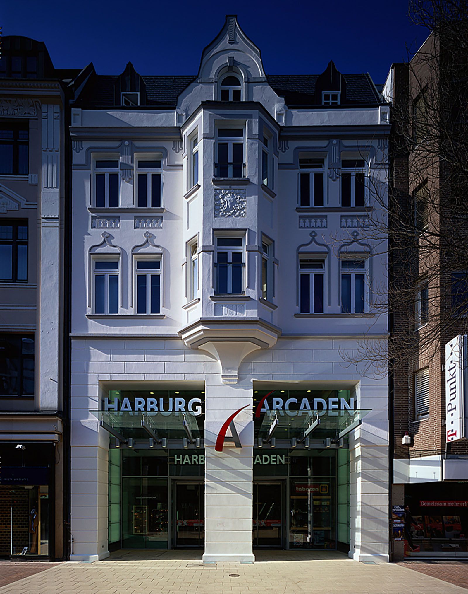 Harburg Arcaden, Handelszentrum mit Praxen und Wohnungen, Hamburg-Harburg 2002